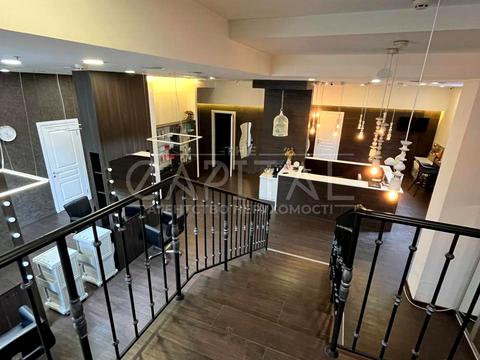 комерційна за адресою Практична вул., 3