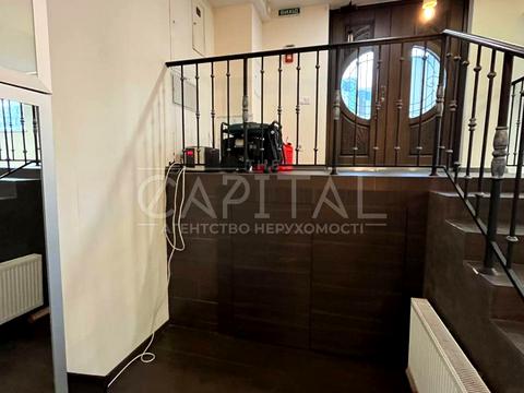 комерційна за адресою Практична вул., 3