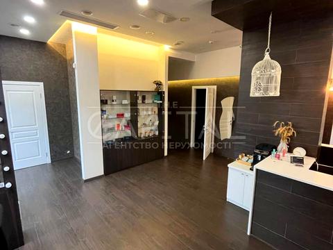 комерційна за адресою Практична вул., 3