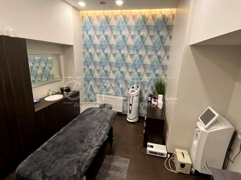 комерційна за адресою Практична вул., 3