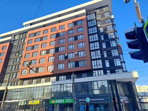 комерційна за адресою Торговиця вул., (Будинок)