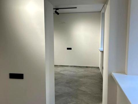 комерційна за адресою Звенигородська пл., 3