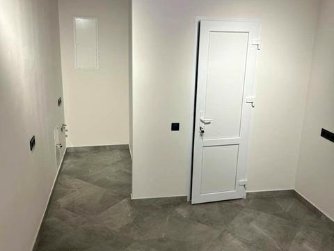 комерційна за адресою Звенигородська пл., 3