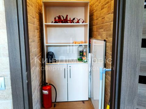 комерційна за адресою Академіка Єфремова вул. (Командарма Уборевича), 8-А