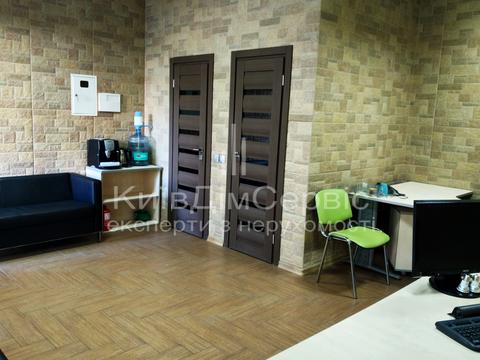 комерційна за адресою Академіка Єфремова вул. (Командарма Уборевича), 8-А