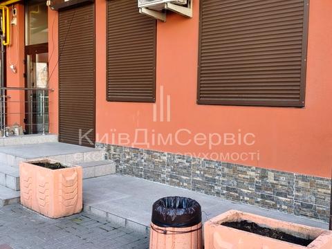 комерційна за адресою Академіка Єфремова вул. (Командарма Уборевича), 8-А