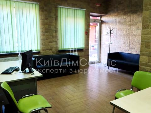 комерційна за адресою Академіка Єфремова вул. (Командарма Уборевича), 8-А