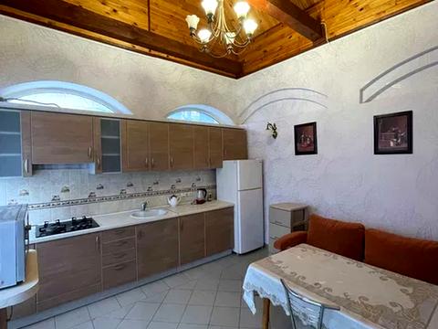 будинок за адресою Центральна