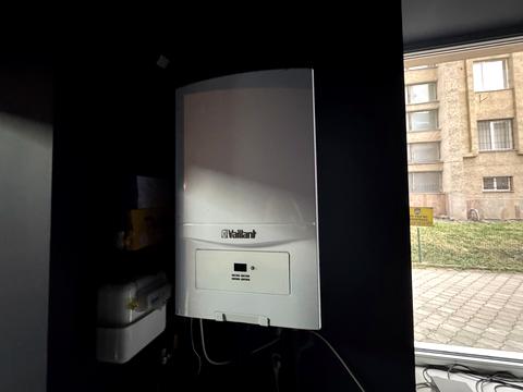 комерційна за адресою Медова вул., 2