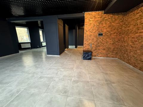 комерційна за адресою Медова вул., 2