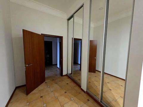 квартира за адресою Будівельників вул., 30