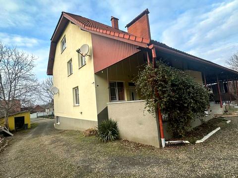 будинок за адресою Дружби