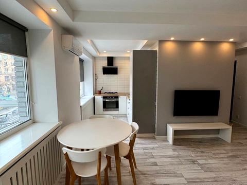 квартира за адресою Велика Васильківська вул. (Червоноармійська), 45/17