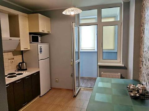 квартира за адресою Сім'ї Кульженків вул. (Петра Дегтяренка), 35