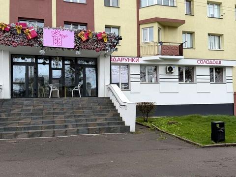 комерційна за адресою Кулика і Гудачека вул. (Макарова), 42