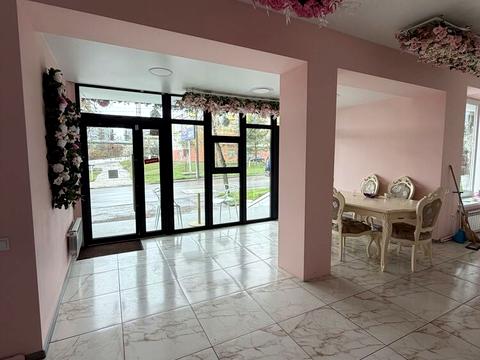 комерційна за адресою Кулика і Гудачека вул. (Макарова), 42