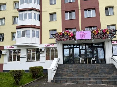 комерційна за адресою Кулика і Гудачека вул. (Макарова), 42