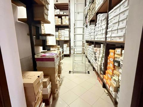 комерційна за адресою Пасічна вул., 171