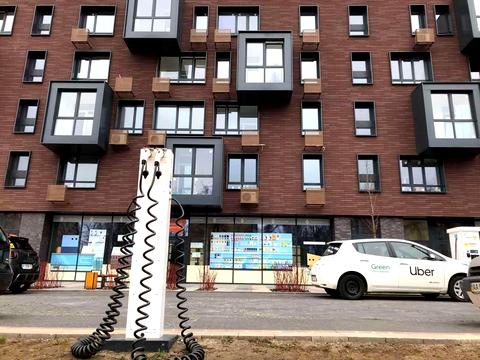 квартира за адресою Салютна вул., 2к3