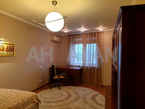 квартира по адресу Раисы Окипной ул., 10-А