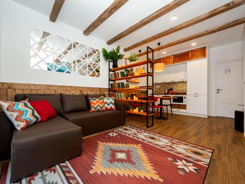 комерційна за адресою урочище Стаїще, 145