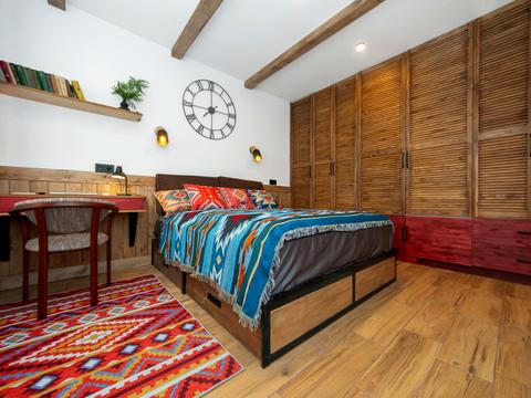 комерційна за адресою урочище Стаїще, 145