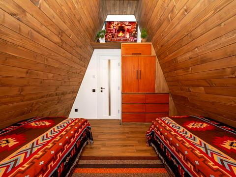 комерційна за адресою урочище Стаїще, 145