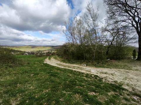 ділянка за адресою Травнева