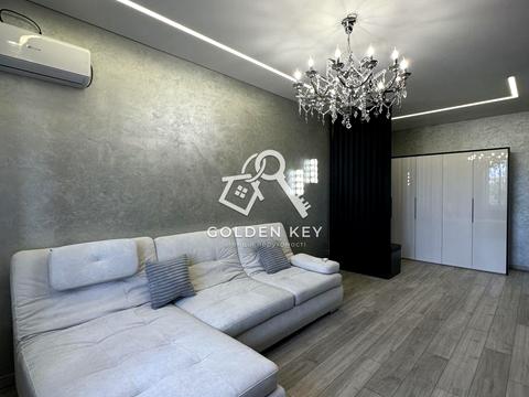 квартира по адресу Защитников Украины пл. (Освобождения), 3