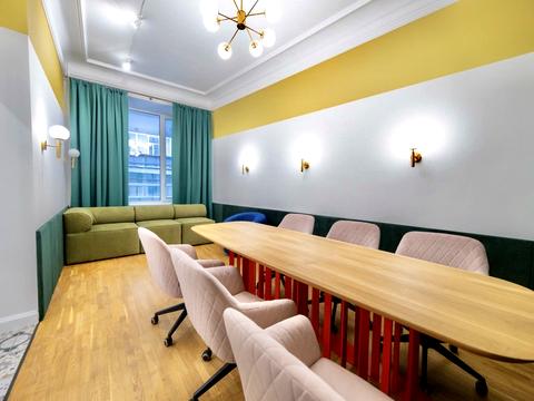 комерційна за адресою Володимирська вул., 92