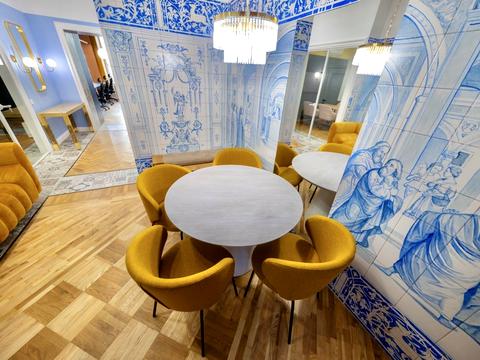 комерційна за адресою Володимирська вул., 92