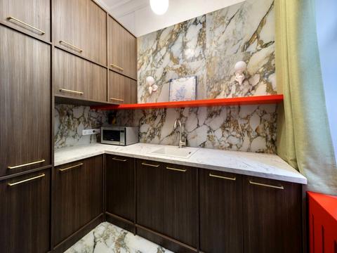 комерційна за адресою Володимирська вул., 92