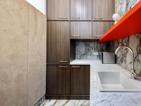 комерційна за адресою Володимирська вул., 92