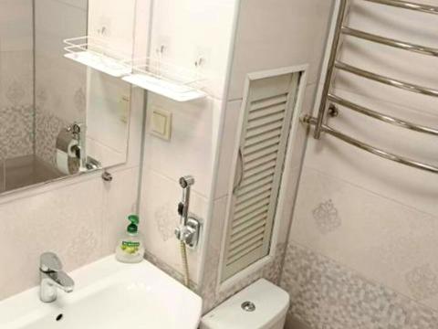 квартира по адресу Романа Ратушного ул. (Волгоградська), (Будинок)