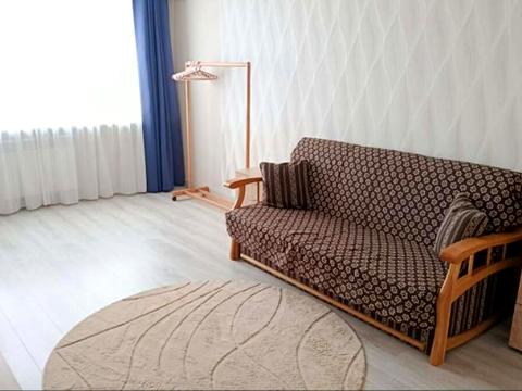 квартира по адресу Романа Ратушного ул. (Волгоградська), (Будинок)