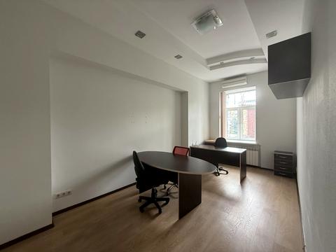 комерційна за адресою Верхній Вал вул., 62