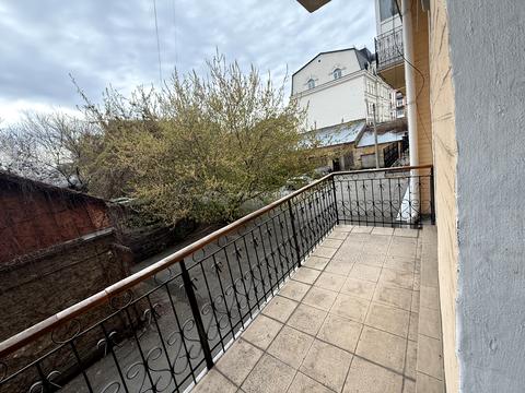 комерційна за адресою Верхній Вал вул., 62