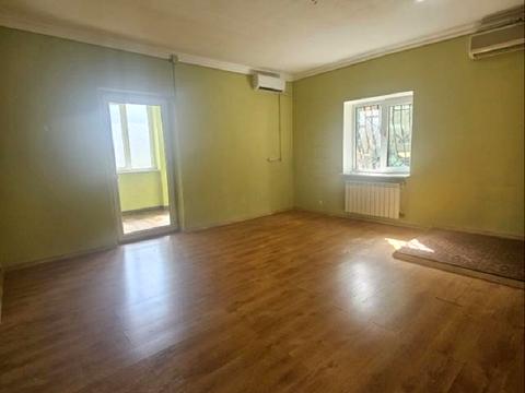 комерційна за адресою Військовий узвіз, 22