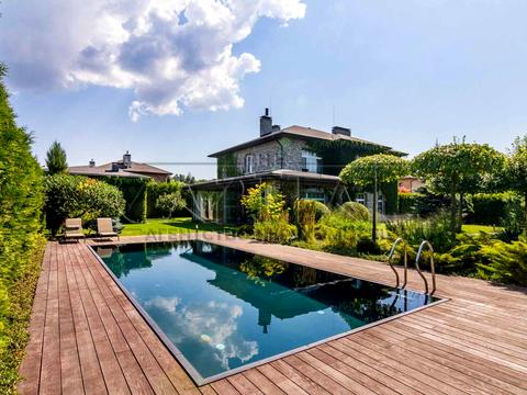 будинок за адресою Центральна вул.