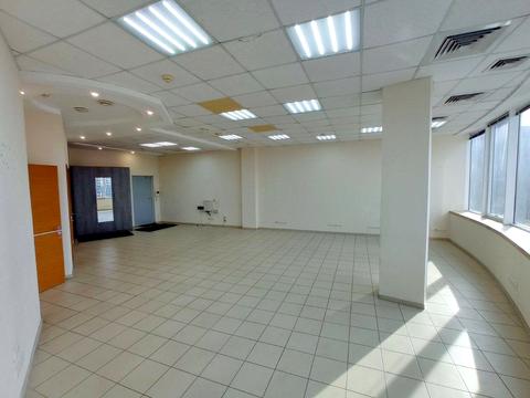 комерційна за адресою Королеви Єлизавети ІІ вул. (Глинки), 2