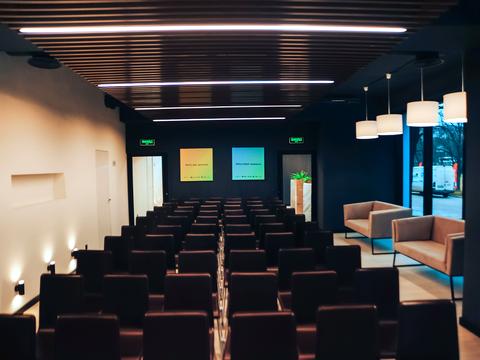 комерційна за адресою Петра Калнишевського вул. (Харитонова), 1а