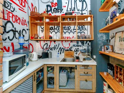 комерційна за адресою Валерія Лобановського просп. (Червонозоряний), 4-Ж