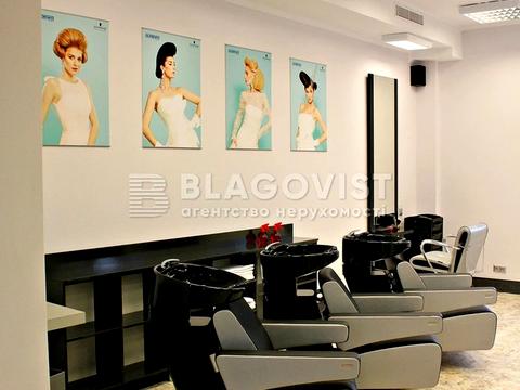 комерційна за адресою Миколи Бажана просп., 12