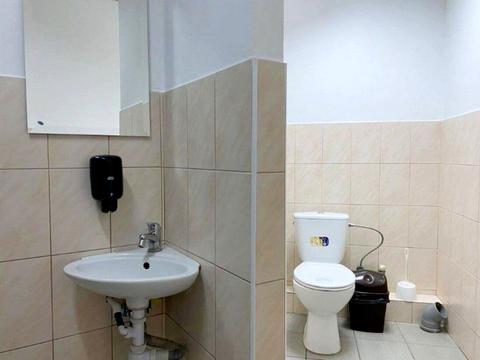 комерційна за адресою Королеви Єлизавети ІІ вул. (Глинки), 2