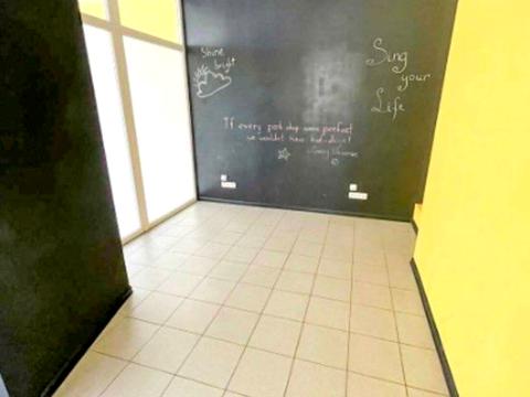 комерційна за адресою Королеви Єлизавети ІІ вул. (Глинки), 2