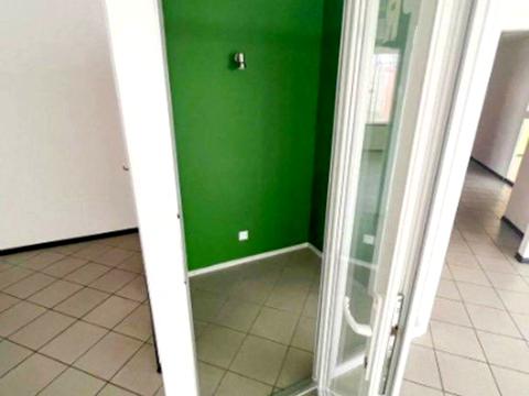 комерційна за адресою Королеви Єлизавети ІІ вул. (Глинки), 2