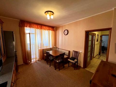 квартира по адресу Миколы Бажана просп., 10