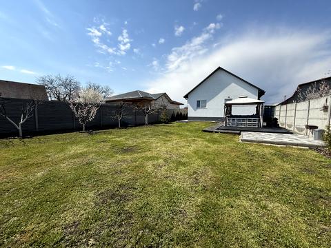 будинок за адресою Підгородне, Червона