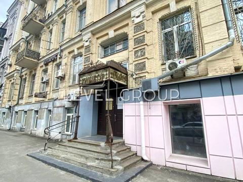 комерційна за адресою Саксаганського вул., 28