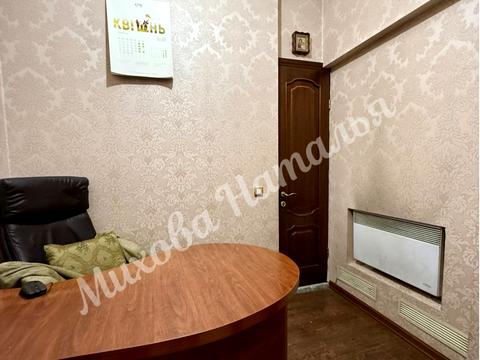 комерційна за адресою Утьосова вул., 16а